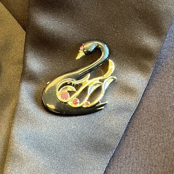 VTG • Gerry • The Black Swan w/Pink Stones - Picture 3 of 6